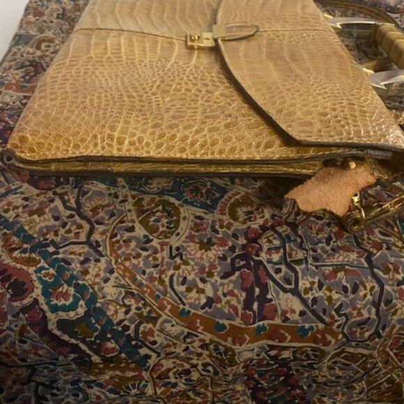 Amelia Berko "70's Vintage" Leather Crocodile print shoulder bag - Picture 5 of 13